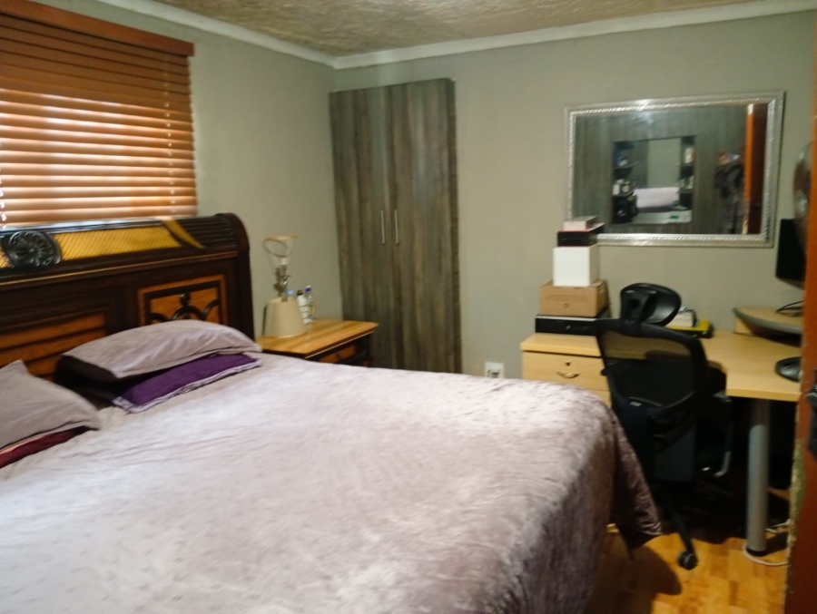3 Bedroom Property for Sale in Ilitha Park Western Cape